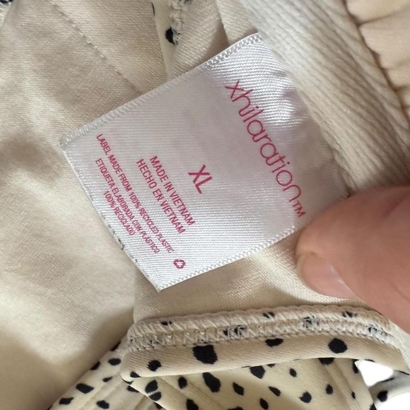 White and black polka dot bikini top #polkadotbikini
Xhilaration
XL - Picture 3 of 3